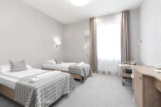 Отель Hotel Jan Sander Александрув-Лудзки Двухместный номер с 1 кроватью или 2 отдельными кроватями-2